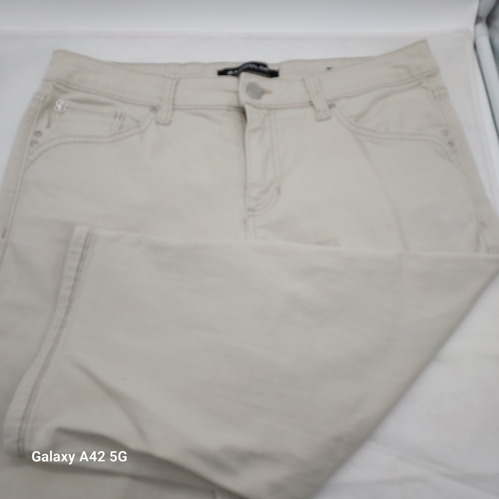 Bandolino Mandie Skimmer Pants Womens 10 Beige Khaki Cropped Twill -2 Pairs